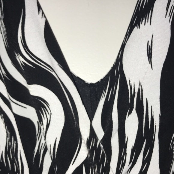 Very soft and stretchy epilogue dress - Picture 4 of 5